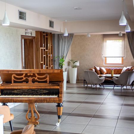 Mv Monogram Hotel Indija Екстериор снимка