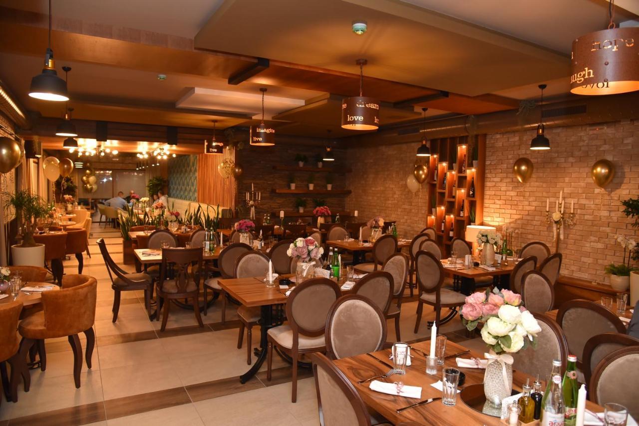 Mv Monogram Hotel Indija Екстериор снимка