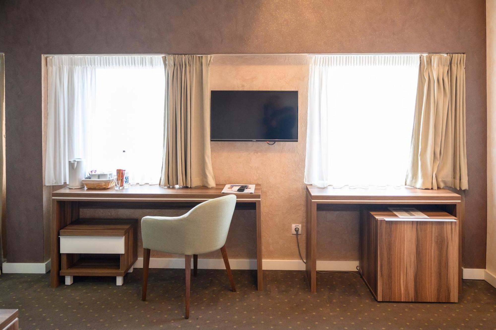 Mv Monogram Hotel Indija Екстериор снимка